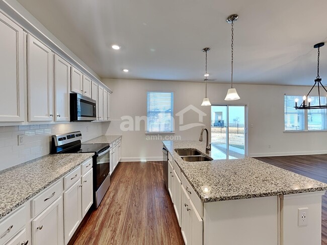 Building Photo - 300 Bourne St