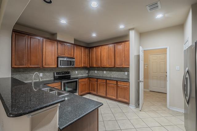 Building Photo - 6524 Hickory Hill Dr