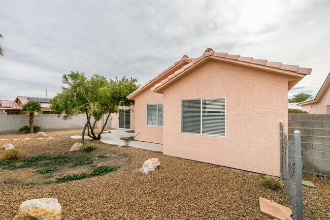 Building Photo - Single story home - NO HOA