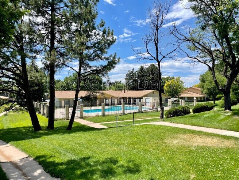 Building Photo - 1199 S Troy St