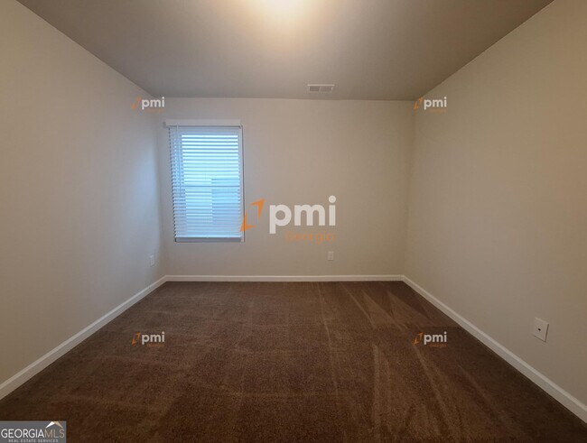 Building Photo - 3658 Madison St