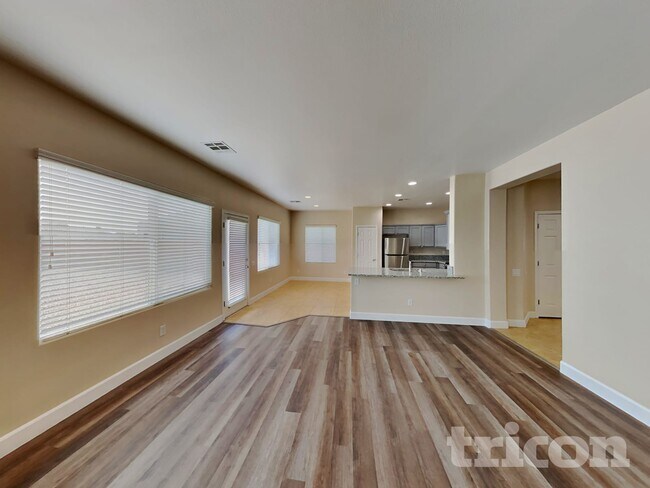 Building Photo - 6950 Diver Ave