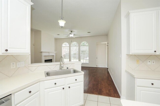 Building Photo - 25215 Aughton Dr