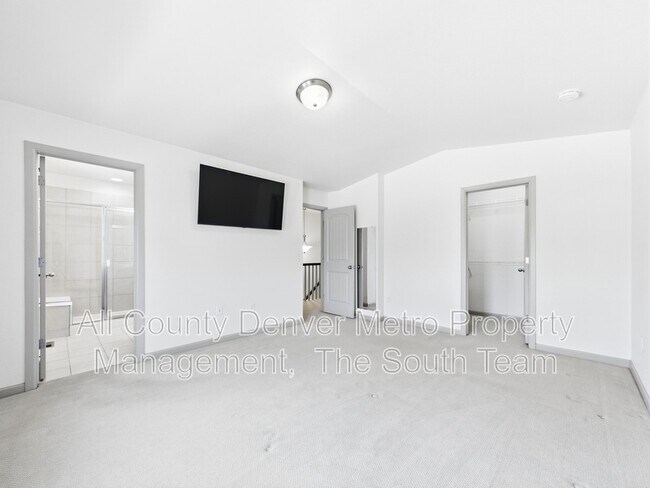 Building Photo - 15616 W Wesley Ave
