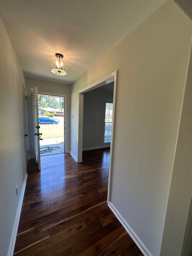 Building Photo - 3906 Dalraida Pl