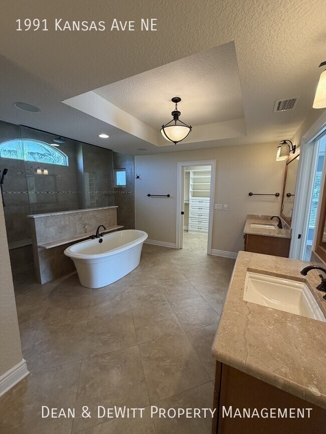 Building Photo - 1991 Kansas Ave NE