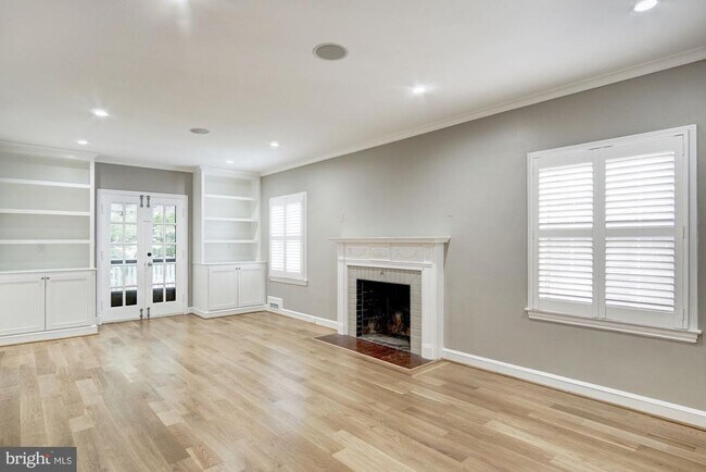 Building Photo - 1626 Kalmia Rd NW