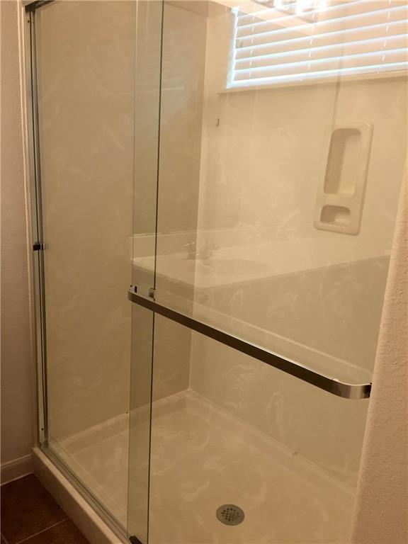 Building Photo - 905 Alamo Plaza Dr