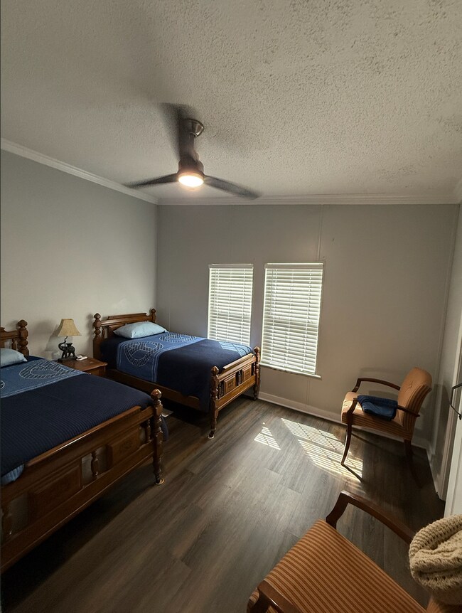 Building Photo - Updated Country Home – 3 Bed, 2 Bath – 2,500 Sq Ft with Fenced Yard & Spacious Porches