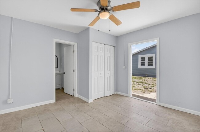 Building Photo - 239 NW 6th Ave