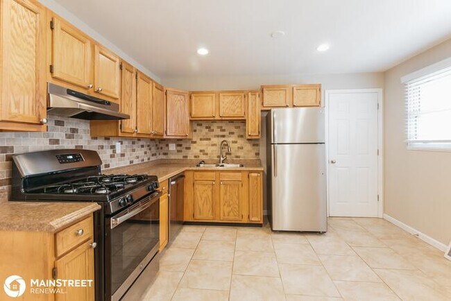 Building Photo - 10401 Trask Dr, Dellwood, MO 63136