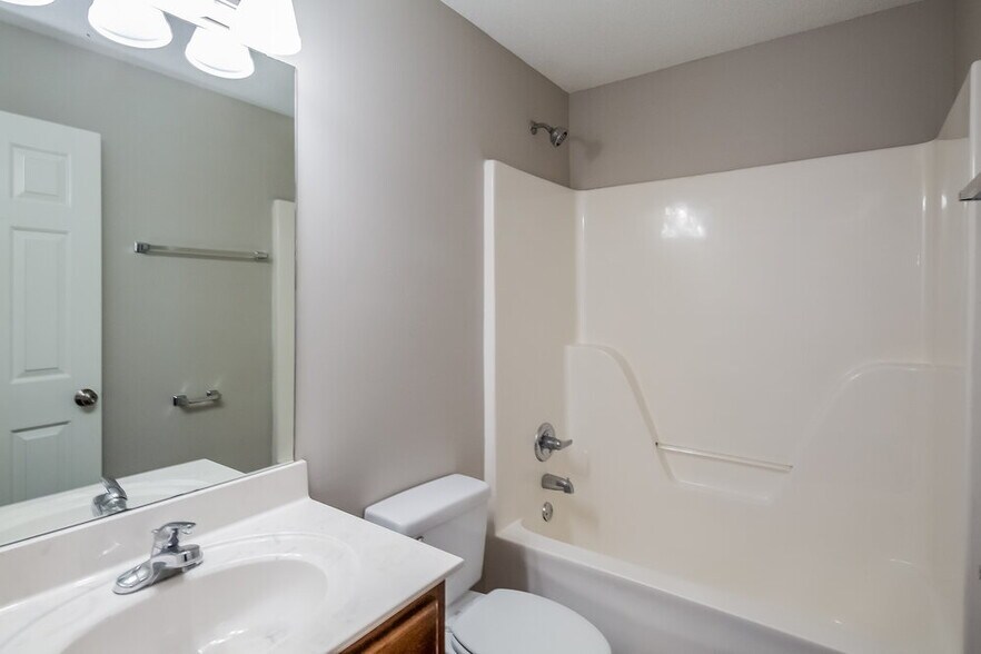 Building Photo - 3455 Pendulum Dr N