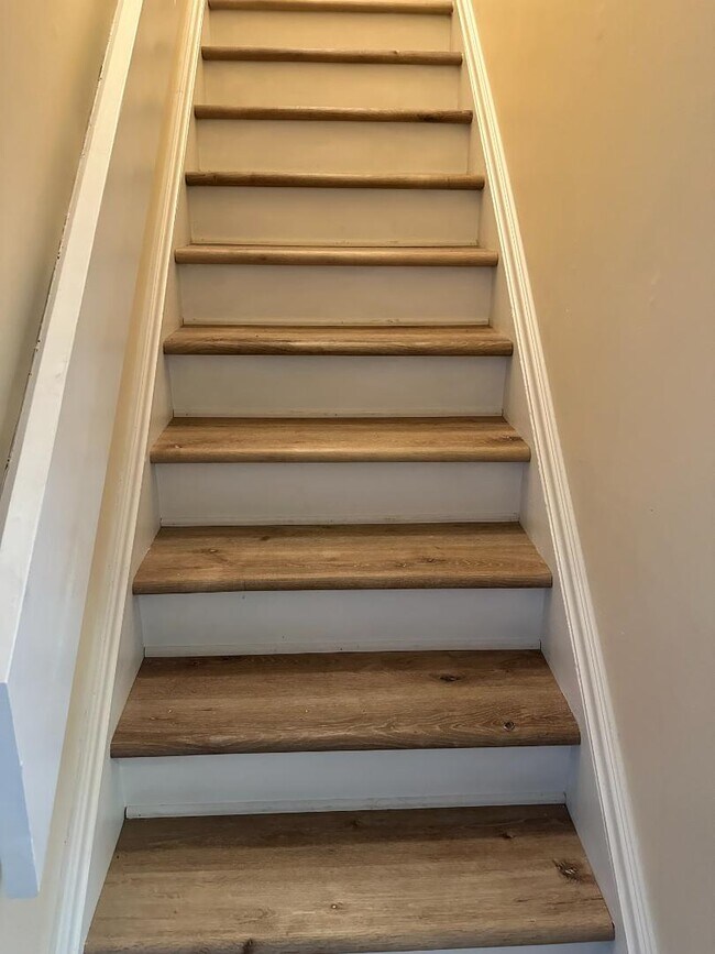 Building Photo - 2821 Tully Square