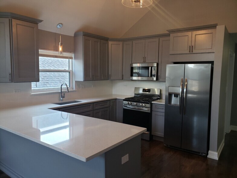 Building Photo - 1218 S 57th Ave