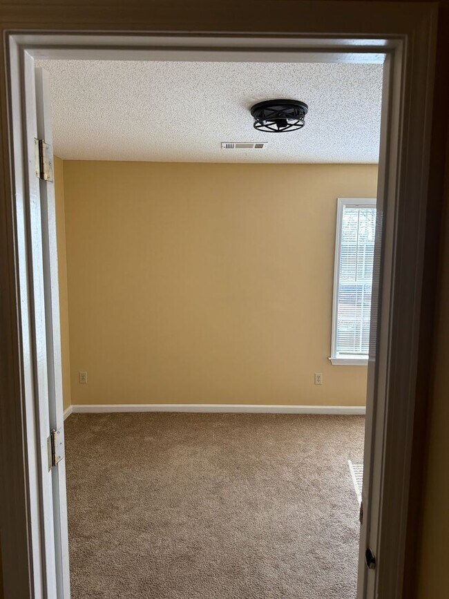 Building Photo - 4 Success Realty now offering this beautiful 3 bedrooms 2.5 bath