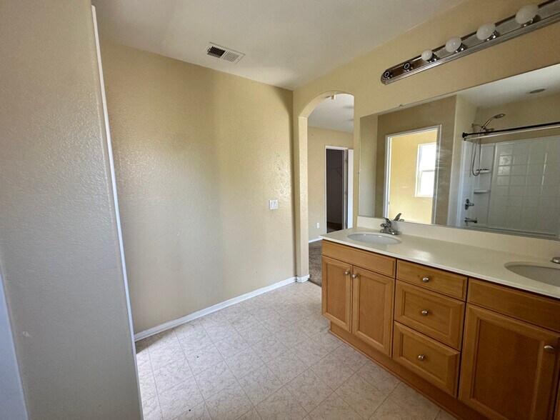 Building Photo - 1431 Trouville Ln