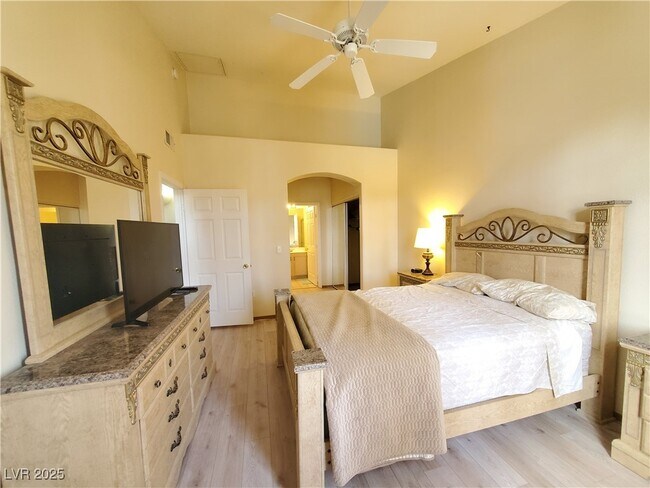Building Photo - 75 N Valle Verde Dr