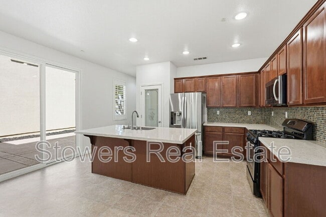 Building Photo - 651 N Andalusia Way