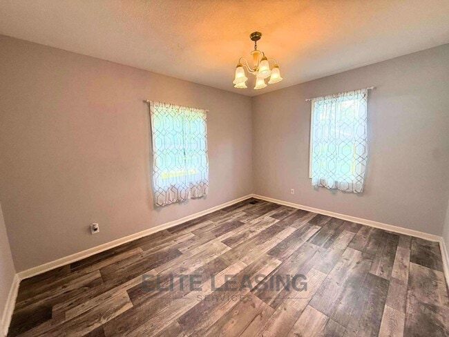 Building Photo - Charming 3BR, 1BA Available Now!