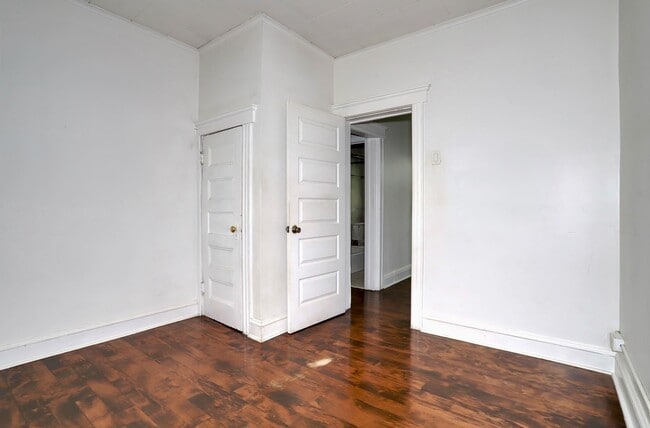 Building Photo - 12 Romaine Ave