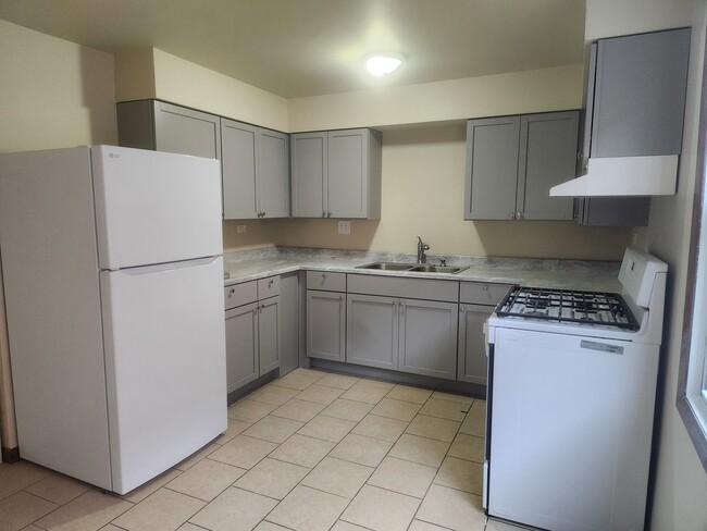 Primary Photo - 1000 Parkwood Dr