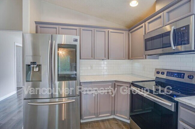 Building Photo - 8601 NE 84th St