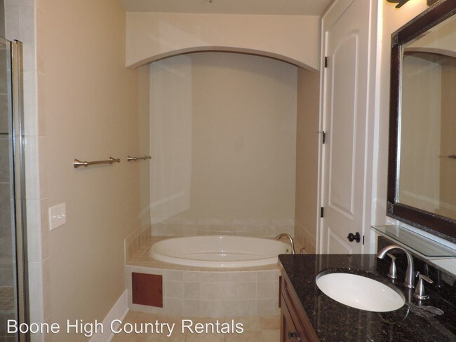 Building Photo - 3 br, 2 bath House - 148 Hwy 105 Ext Unit 203