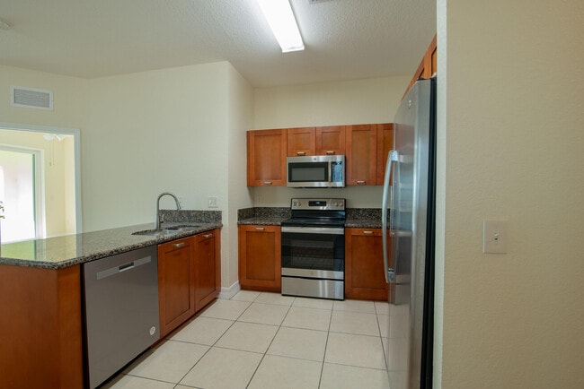 Building Photo - 49 SE Sedona Cir