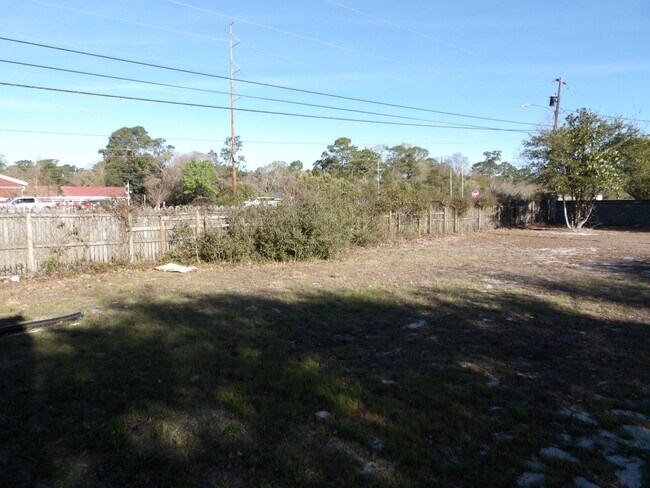 Building Photo - Single Family Home in Pine Valley Area!