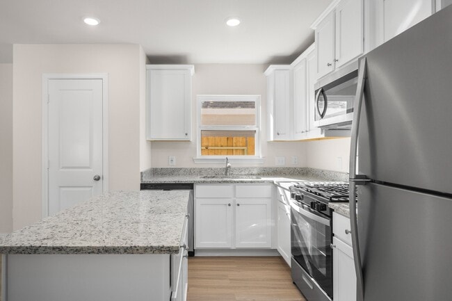 Building Photo - 345 Tejas Trl