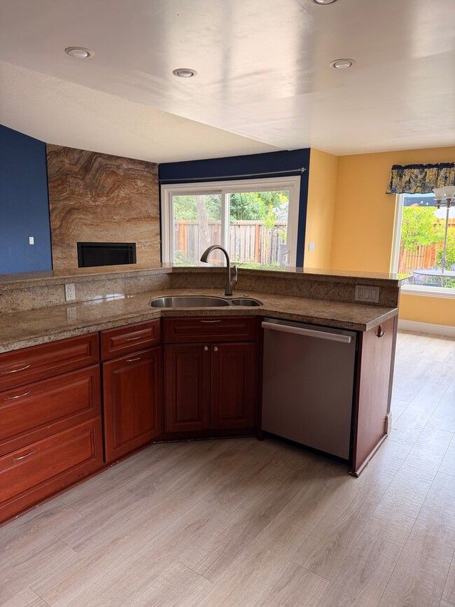 Building Photo - 941 Faned Way