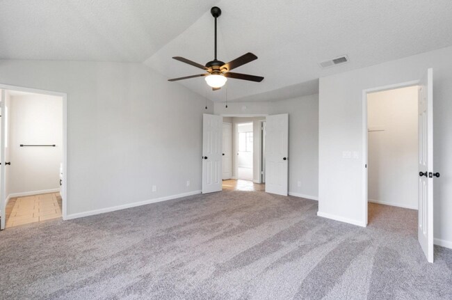 Building Photo - 4718 E Alamos Ave
