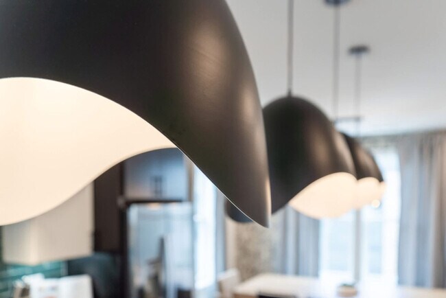 Building Photo - 87 Lucile St