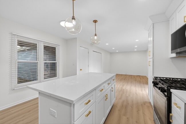 Building Photo - 2301 Providence Ct