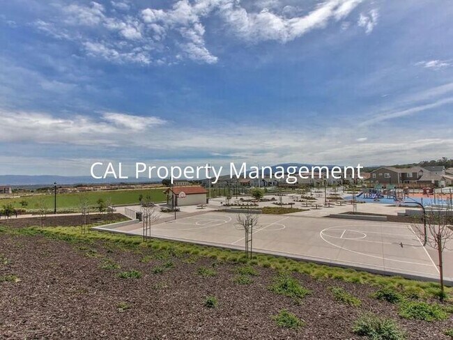 Building Photo - Beautiful 4 bedroom house in East Garrison!