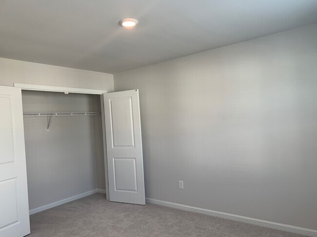 Building Photo - 6323 Andante Ave