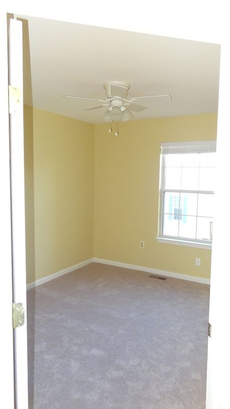 Building Photo - 2427 Clover Field Cir