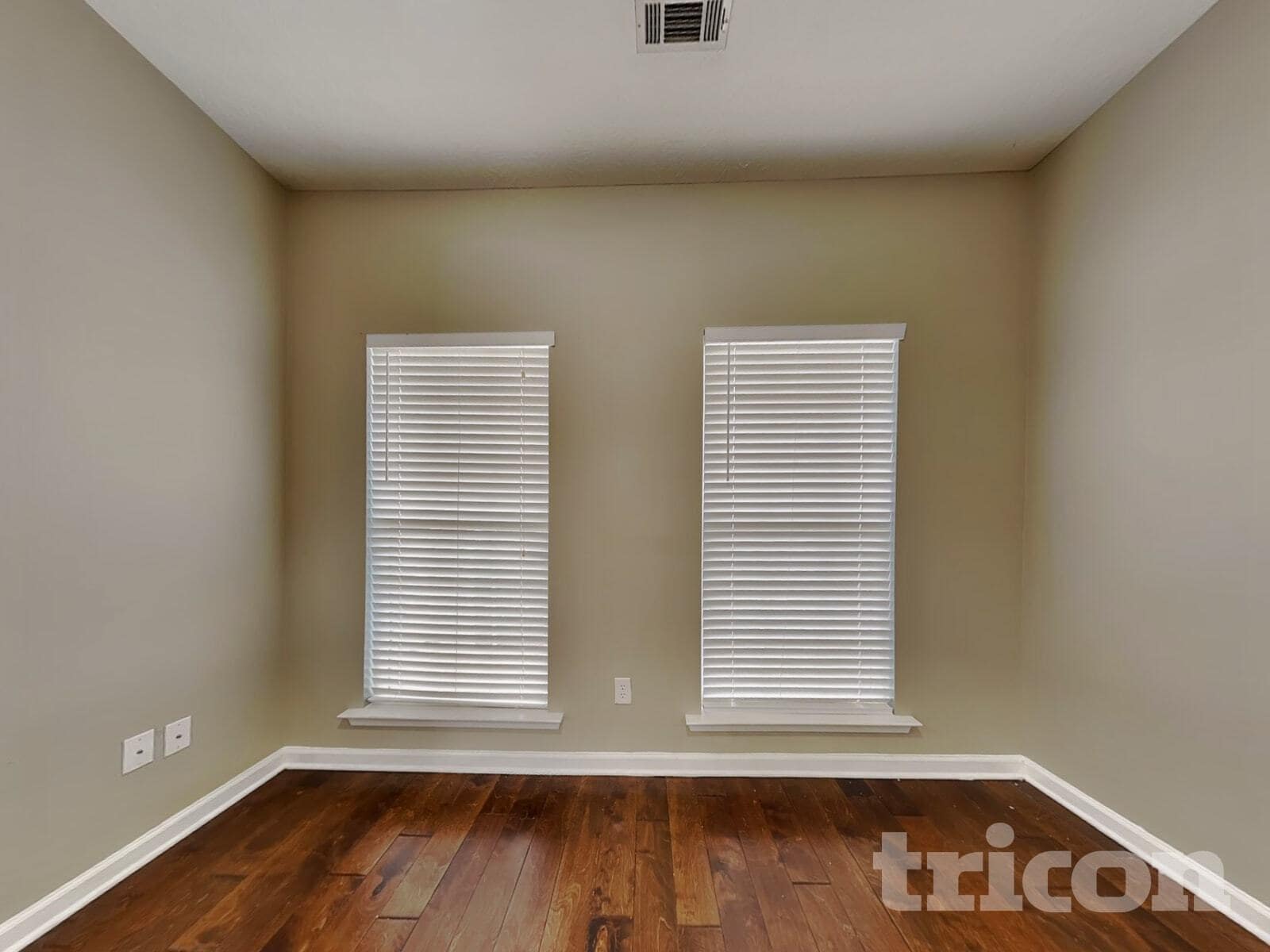 Building Photo - 513 Fox Haven Dr