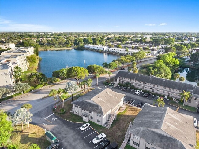 Building Photo - 7662 SW 152nd Ave