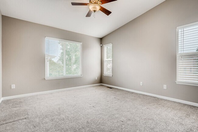 Building Photo - Gorgeous light and bright home in desirable Hearth neighborhood