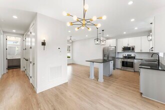 Building Photo - Medford Mews, Carriage House 317