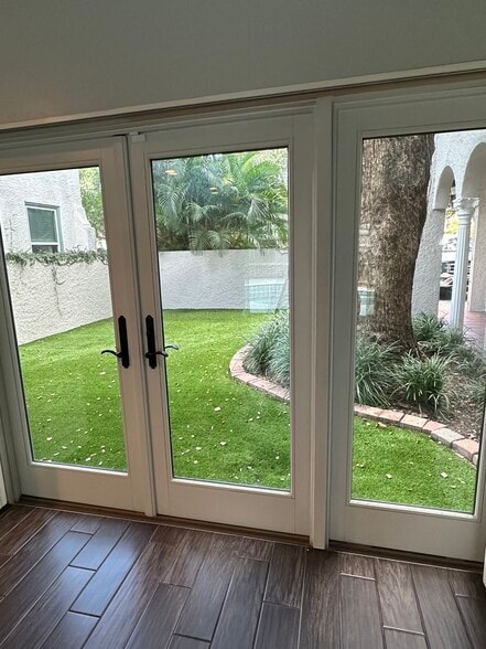 Courtyard View - 3403 W Granada St