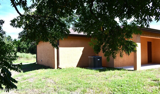 Building Photo - 1515 Furnari St