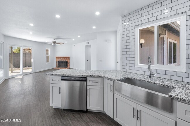 Building Photo - 7034 S 42nd St
