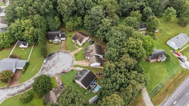 Building Photo - 1701 Willa Pl Dr