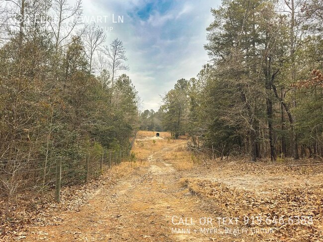 Building Photo - 330 Ellis Stewart Ln