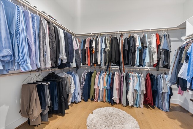 Building Photo - 802 Aurora St