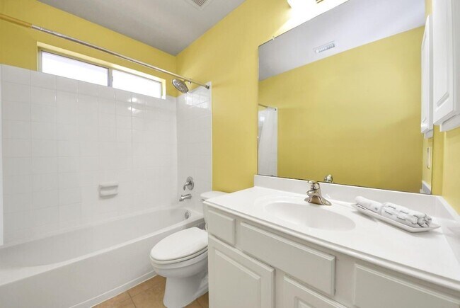 Building Photo - 12815 Dadebrook Ct