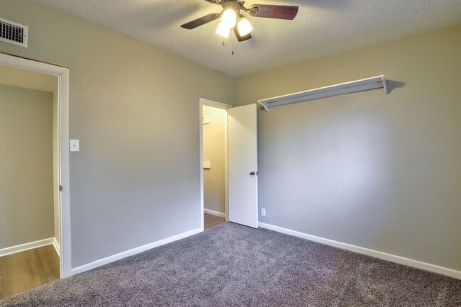 Building Photo - COMING SOON: 3 Bedroom 2 Bathroom House in Wake Village, TX