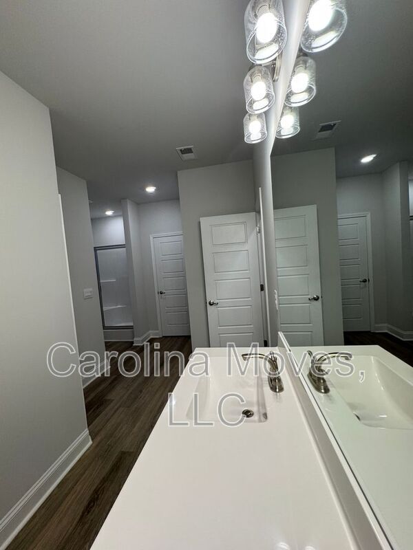 Building Photo - 339 Cypress Holw Trl